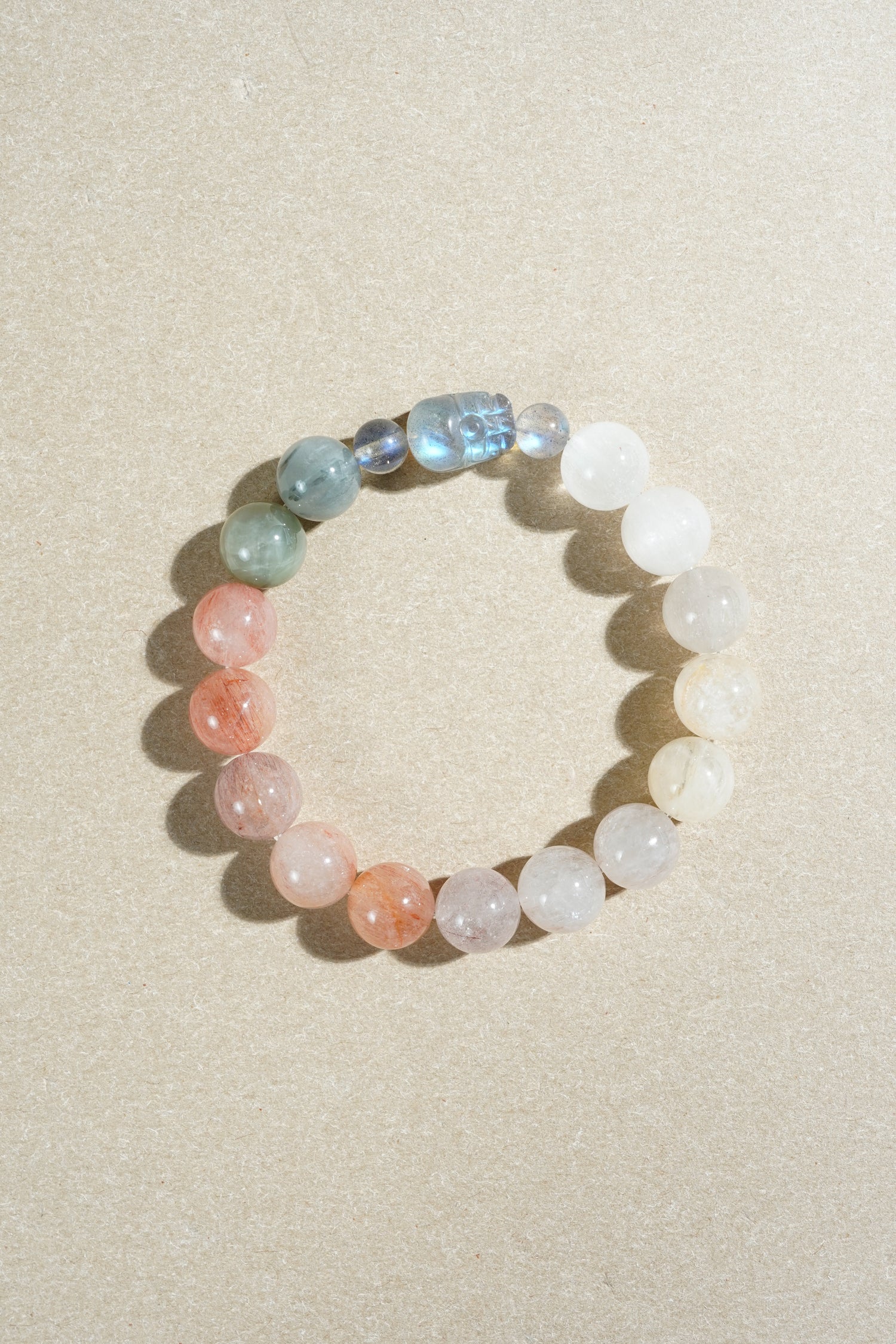 彩兔毛水晶、灰月光石、貔貅材質細節｜Taiora 五行俱全系手串