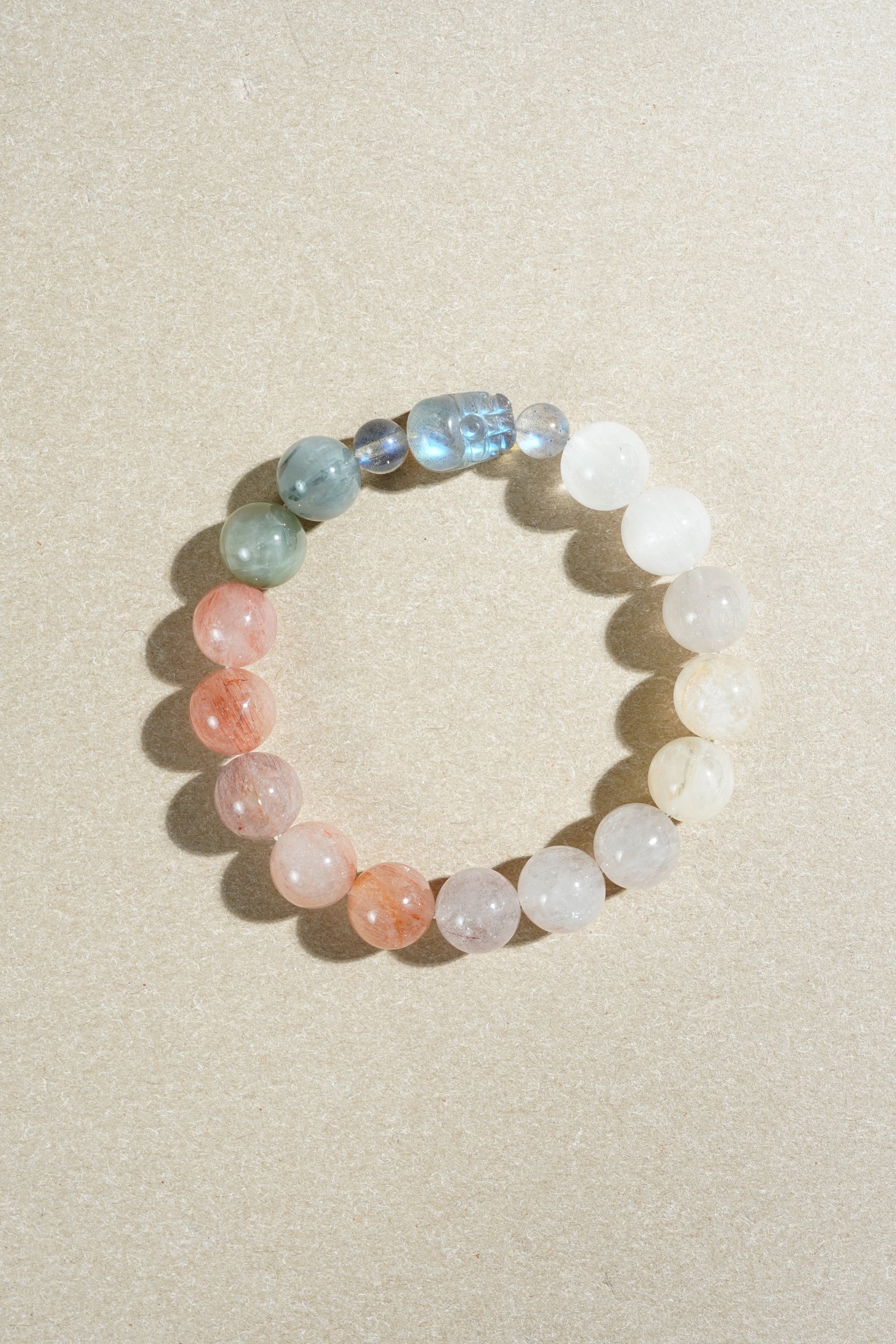 彩兔毛水晶、灰月光石、貔貅材質細節｜Taiora 五行俱全系手串
